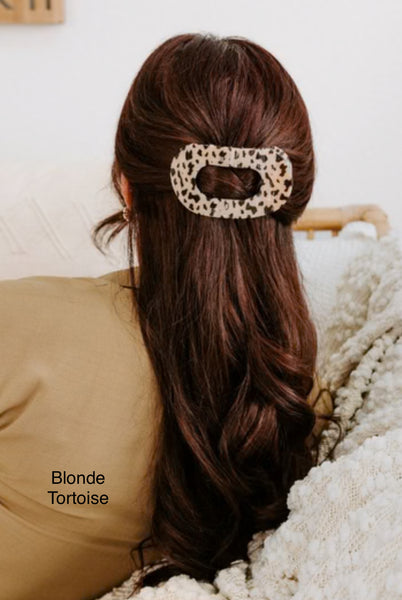 Blonde TOrtoise Large Round Clip
