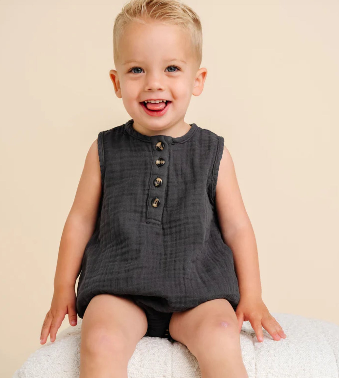 Charcoal muslin bubble