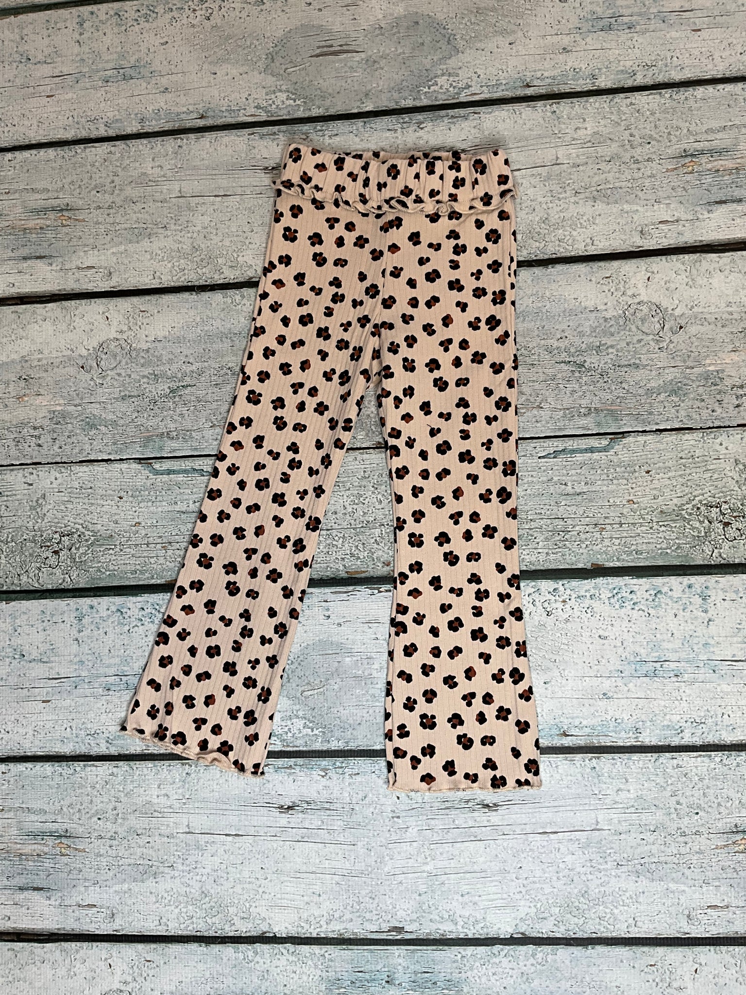 Cream cheetah flare leggings