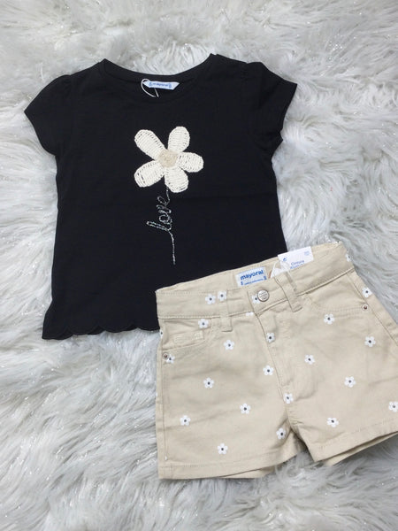 Oat Short with Flower Embroidery